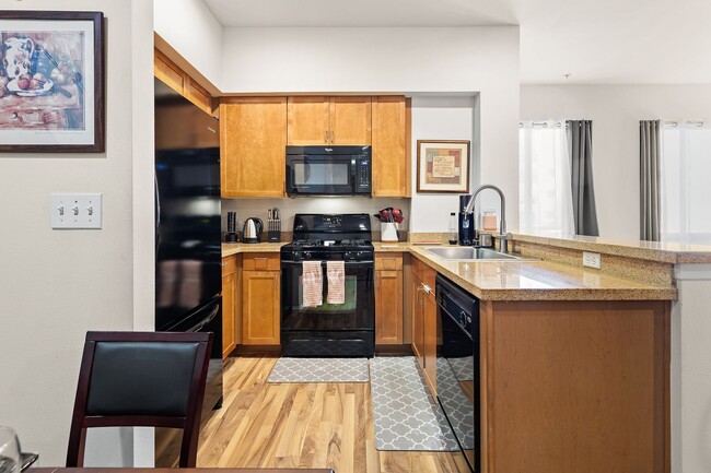 Building Photo - Downtown Island Hideaway -Mid Term Condo