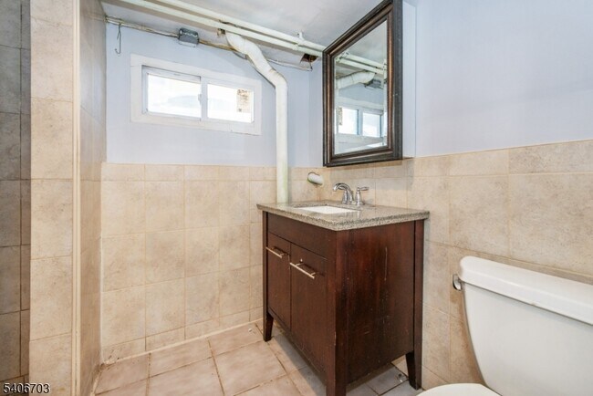 Building Photo - 86 Watsessing Ave