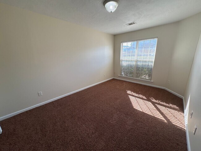 Building Photo - 303 Caldwell Cir