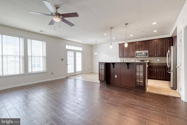 Building Photo - 7558 Stoney Run Dr