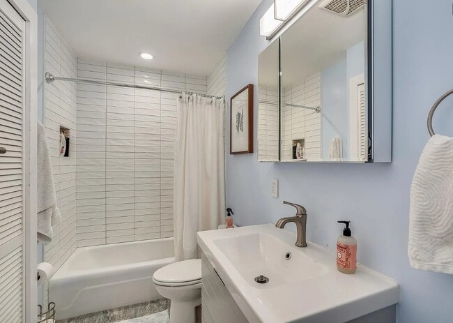 Building Photo - Bethany Court