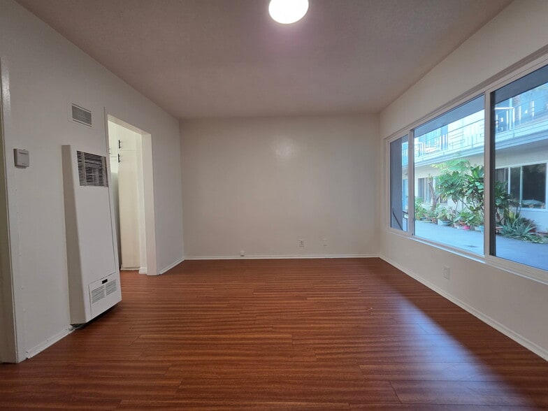 Building Photo - 439 S Catalina St