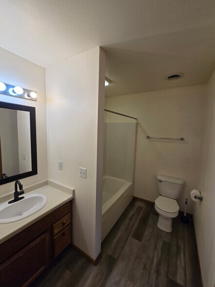 Building Photo - 572 Athletic Way