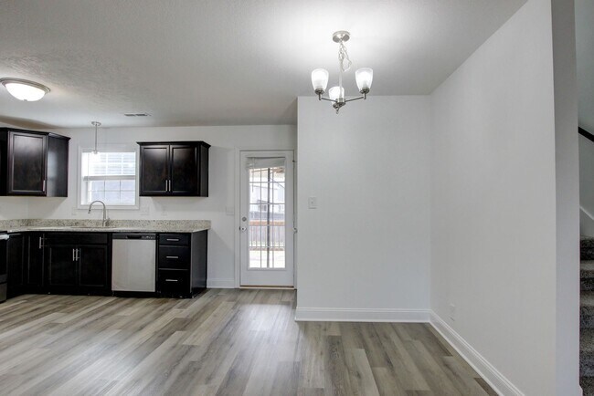 Building Photo - Fresh and so Clean Clean Close to Everything!