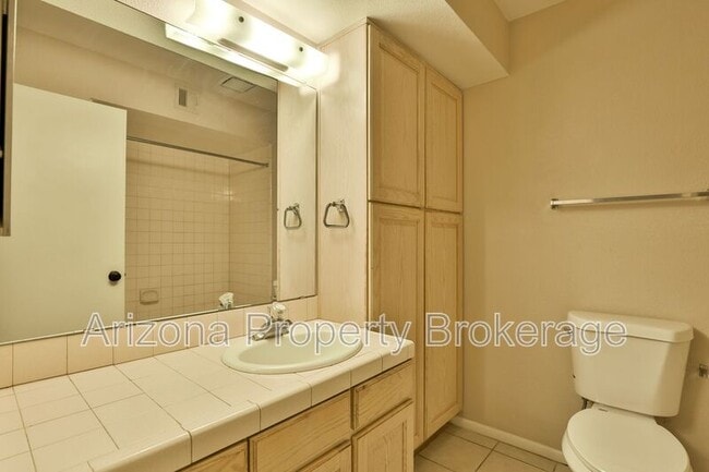 Building Photo - 1248 N Gaylord Cir