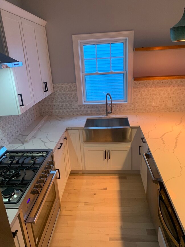 Building Photo - 32 Cameron Ave