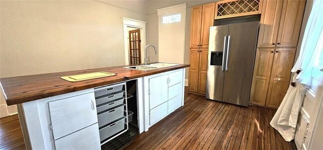 Building Photo - 1047 Ridge Ave