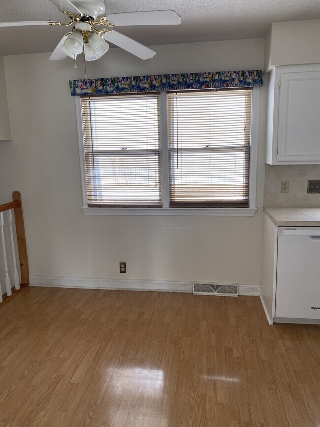 Building Photo - 14706 Harvey Oaks Ave