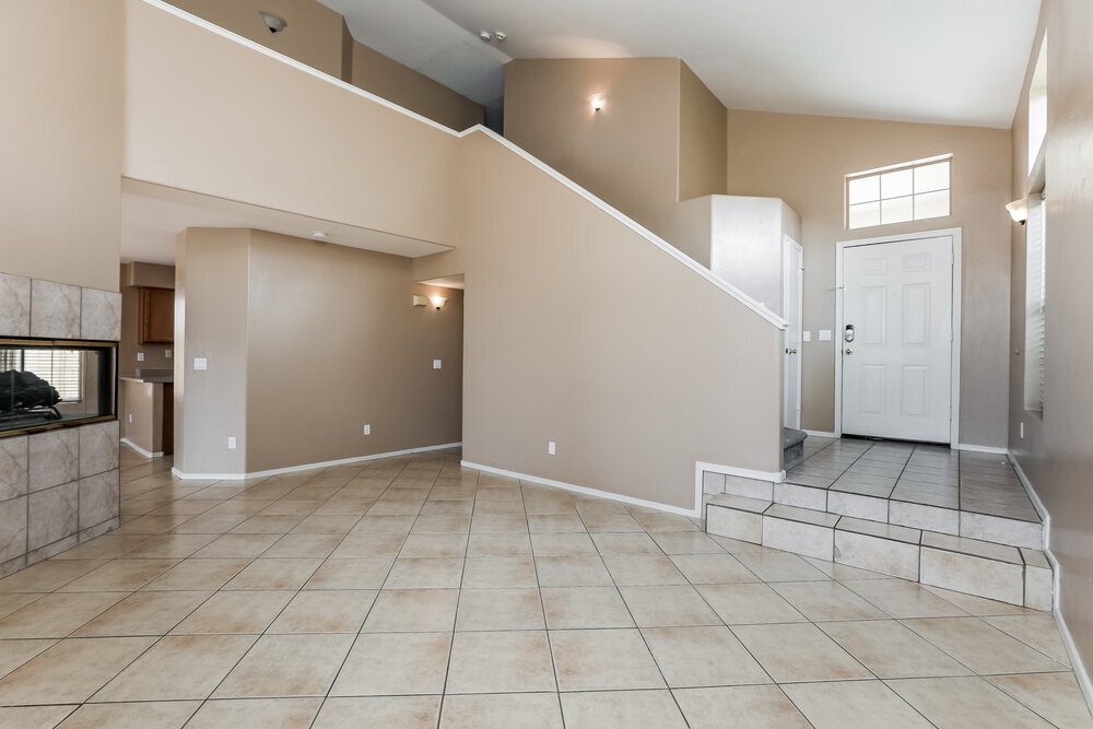 Building Photo - 1653 N 136th Ln