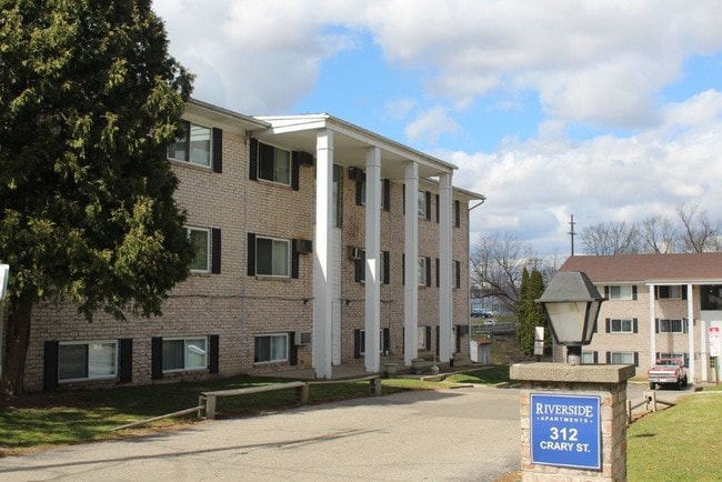 Building Photo - Riverside Apartments and Virginia Manor