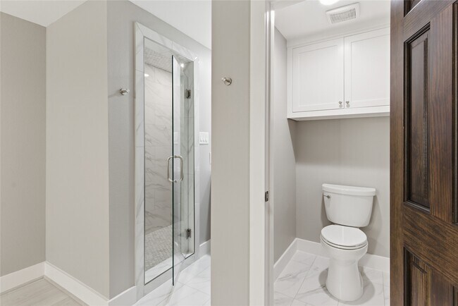 Building Photo - 430 Hutcheson St