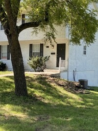 Building Photo - 312 3rd St