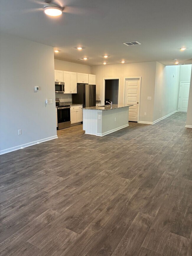 Building Photo - 5 Bedroom 2.5 Bathroom Home in Sunfish Cove in Sunset Beach, NC