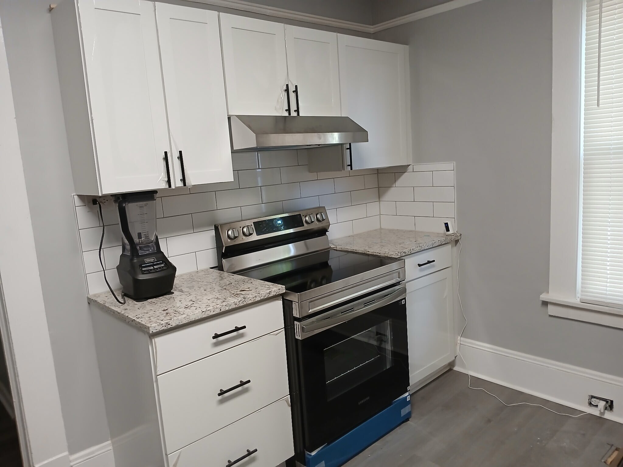 Building Photo - 1933 James Ave