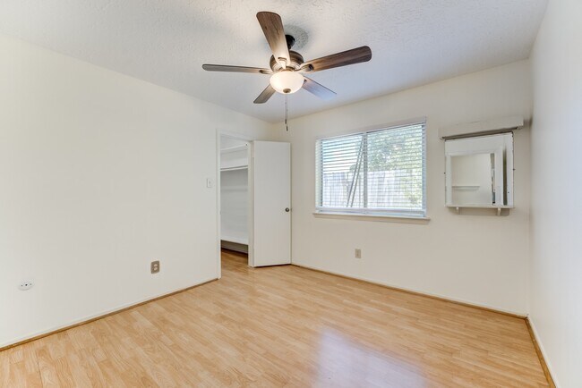 Building Photo - 9206 Beringwood Dr