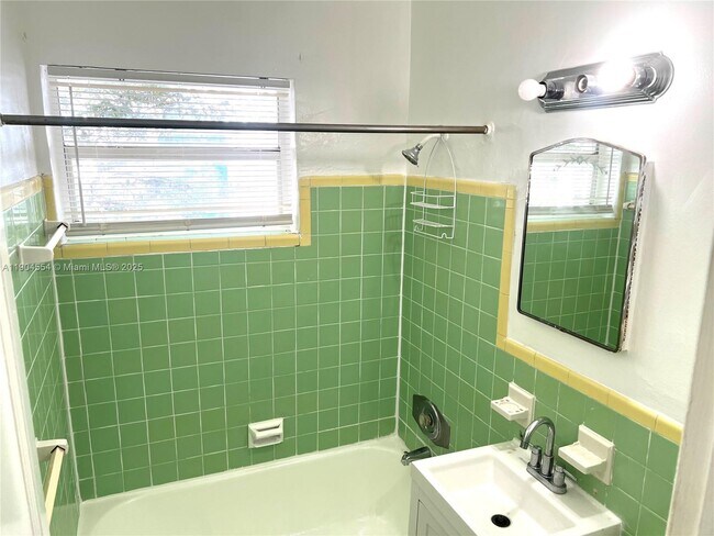 Building Photo - 1931 Jefferson St