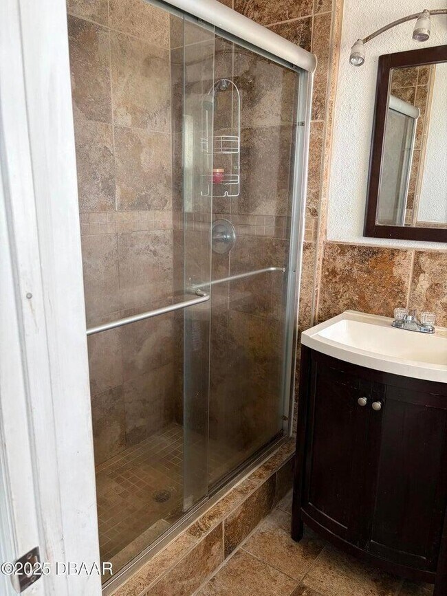 Building Photo - 2537 Coral Way W