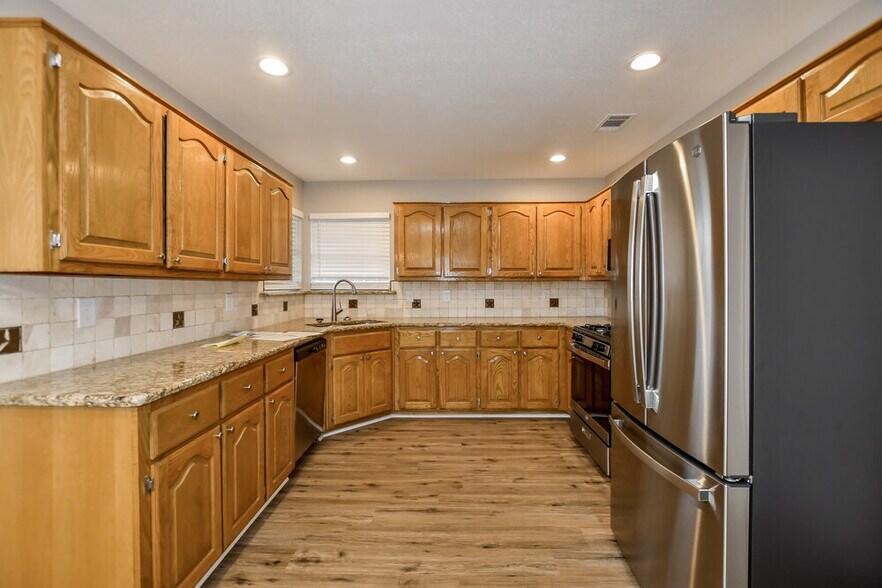 Building Photo - 105 Princeton Cir