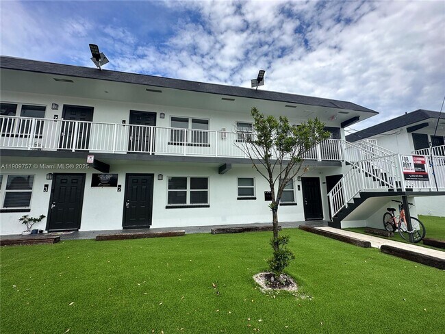 Building Photo - 3616 NE 11th Ave