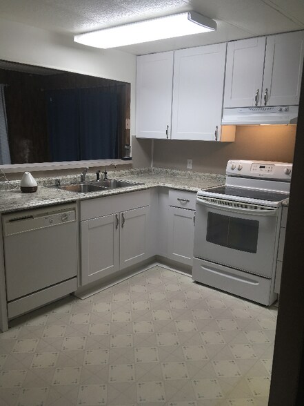 Building Photo - 47120 Tri Cities Ct