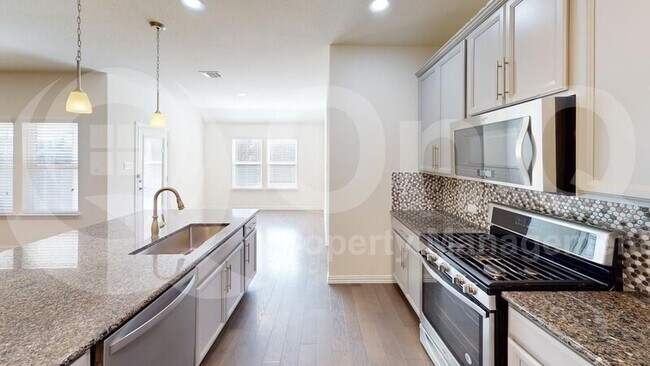 Building Photo - 1417 Westborough Dr