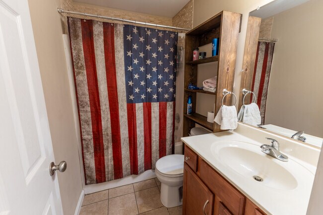 Building Photo - 314 N 2nd St