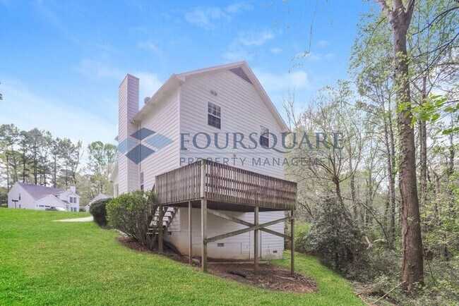Building Photo - Charming Raleigh Home with Open Floor Plan, Fireplace & Back Deck