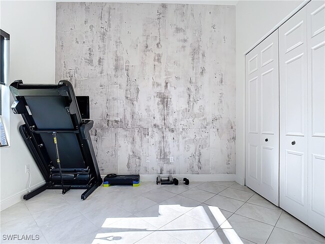 Building Photo - 5023 Salerno St