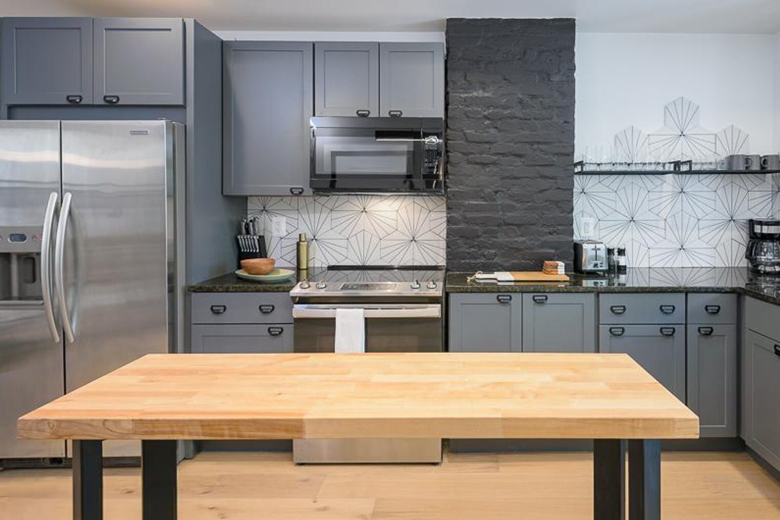 Building Photo - 1322 9th St NW