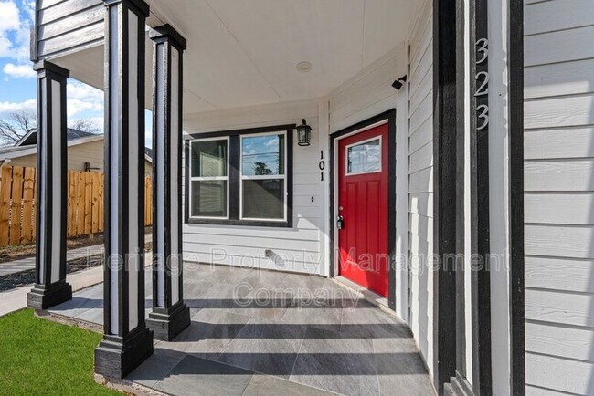 Building Photo - 323 Gabriel