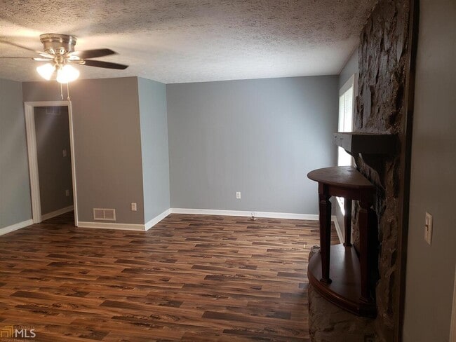 Building Photo - 7352 Aubrey Dr