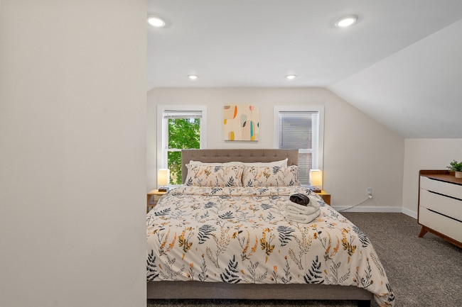 Building Photo - 68 1st St