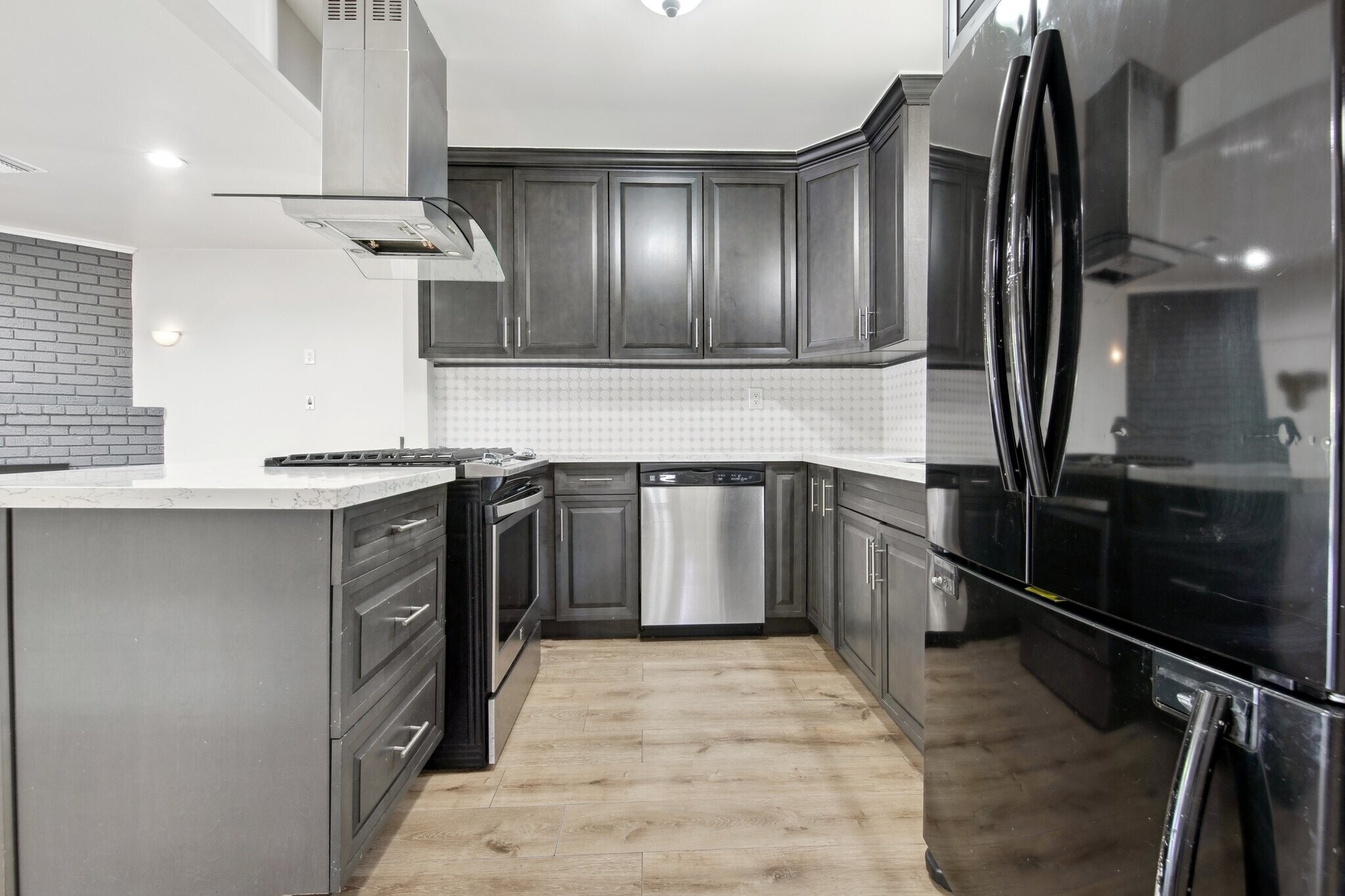Building Photo - 8835 Paso Robles Ave