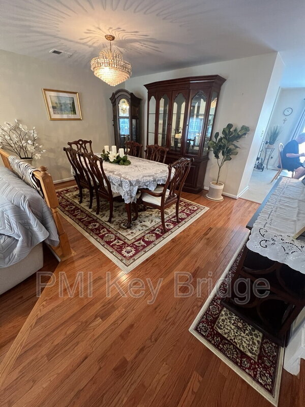 Building Photo - 7427 Salford Ct