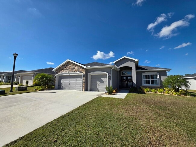 Building Photo - GORGEOUS 4-Bedroom, 3-Bathroom Pool Home, ...