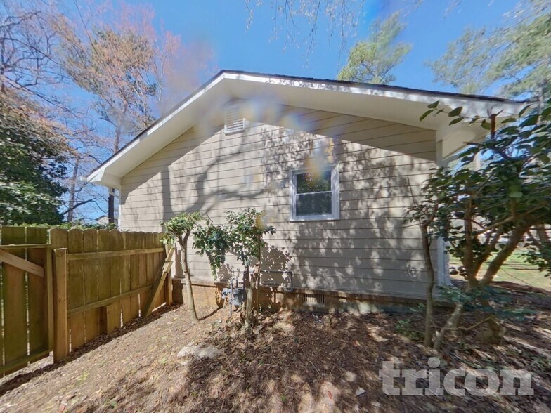 Building Photo - 1763 Lamancha Dr NW