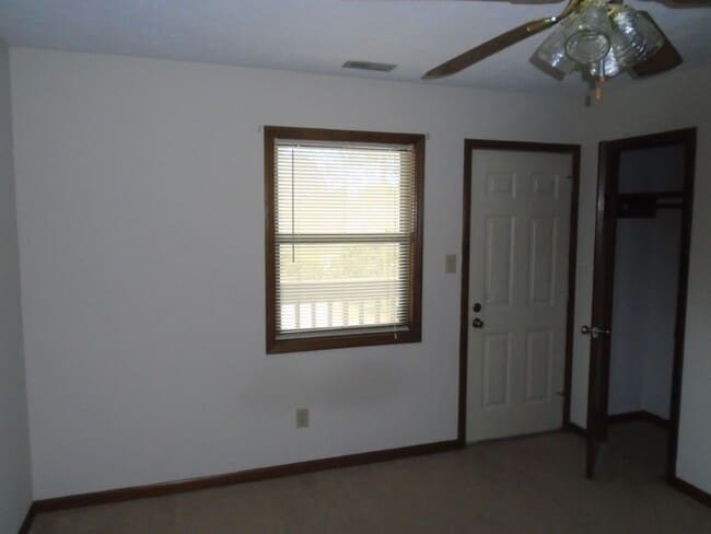 Building Photo - Timberlake  Apartments