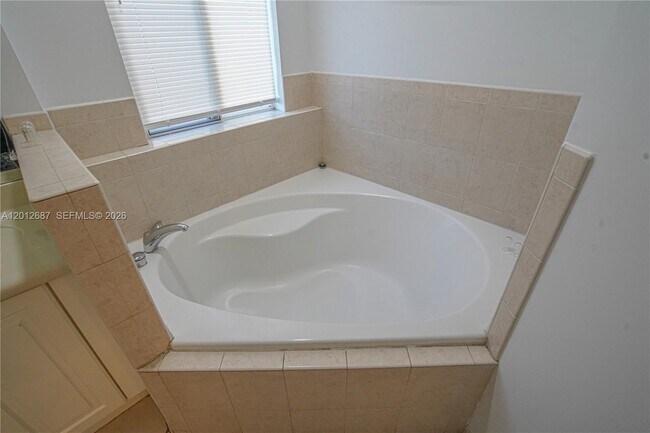 Building Photo - 1751 SW 154th Path