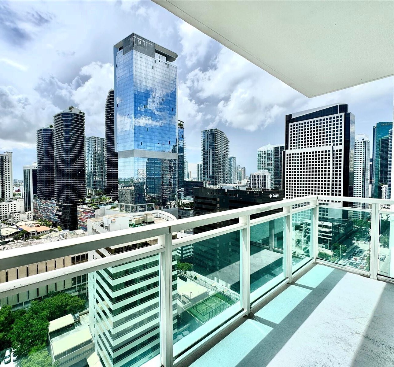 Building Photo - 951 Brickell Ave