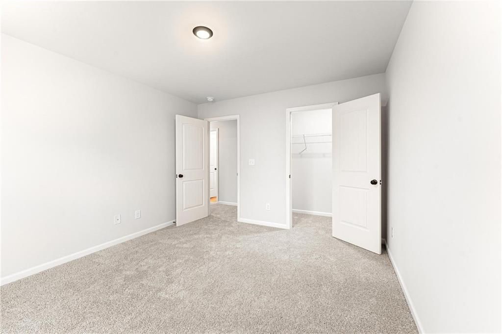 Building Photo - 179 Crest Dr
