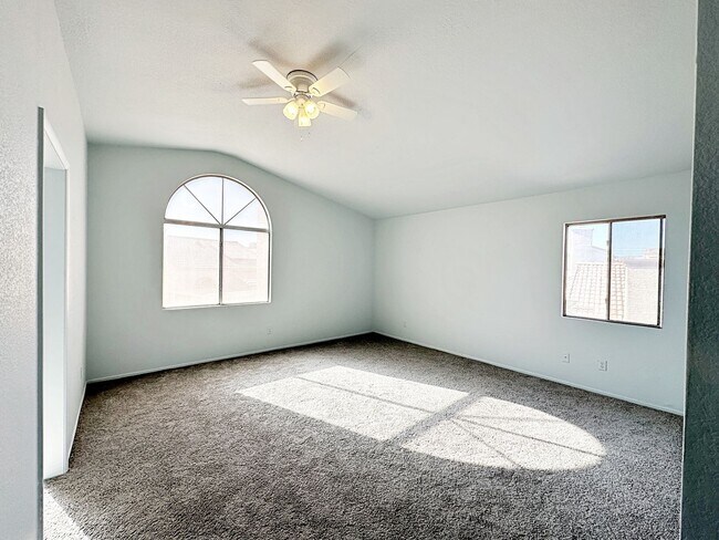 Building Photo - 1645 Autumn Rust Dr