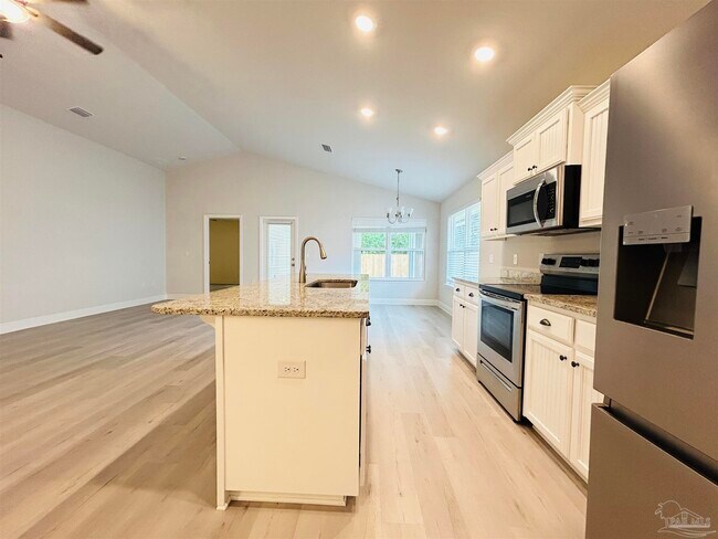 Building Photo - 1715 Leigh Lp