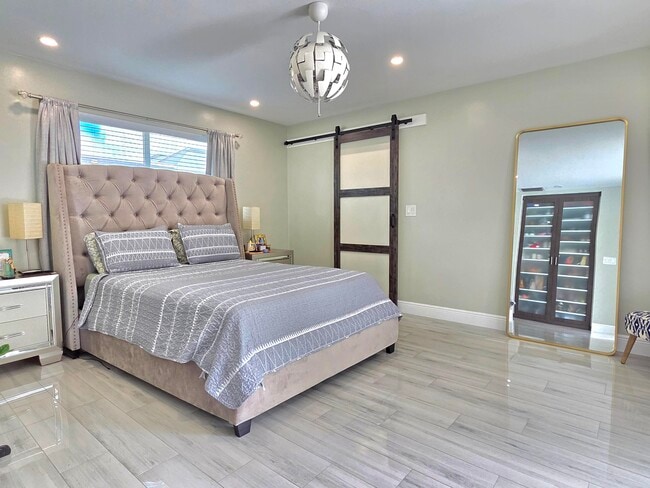 Building Photo - 8730 NW 17th Ct