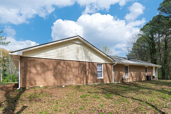 Building Photo - Magnolia Drive Duplex