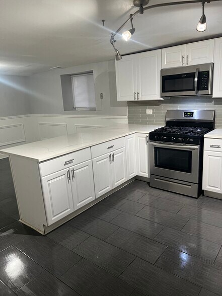 Building Photo - 7914 S Champlain Ave