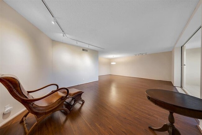 Building Photo - 805 Cypress Blvd