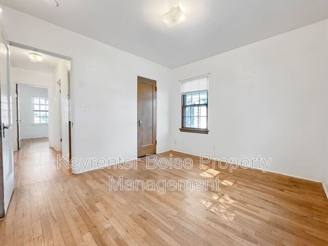 Building Photo - 1203 N 8th St