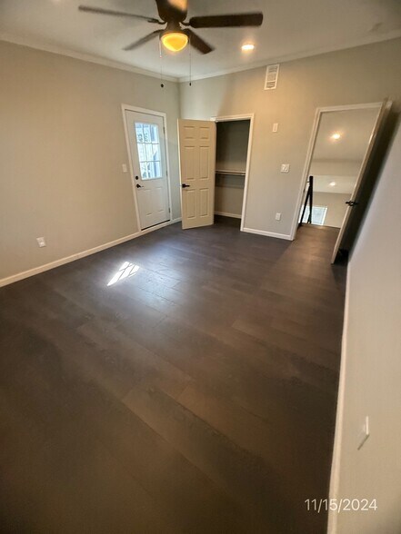Building Photo - 7215 Holly Hill Dr