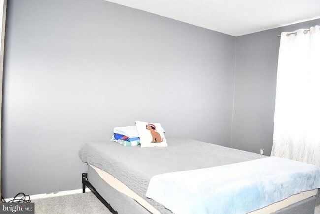 Building Photo - 46 Hillside Ct