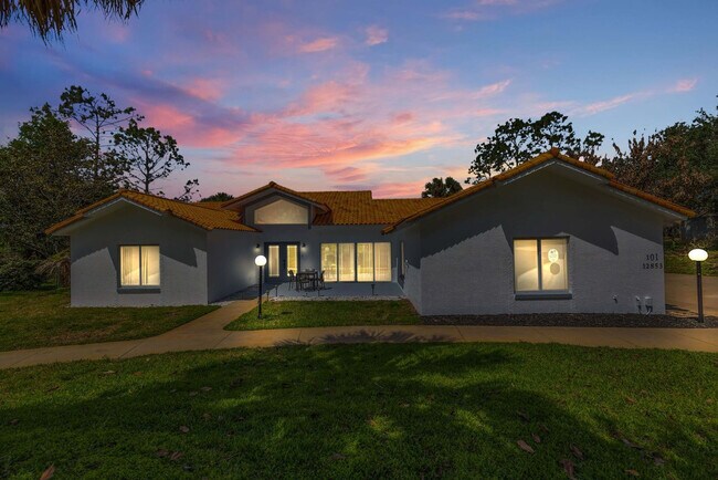 Building Photo - 12853 Bellerive Dr